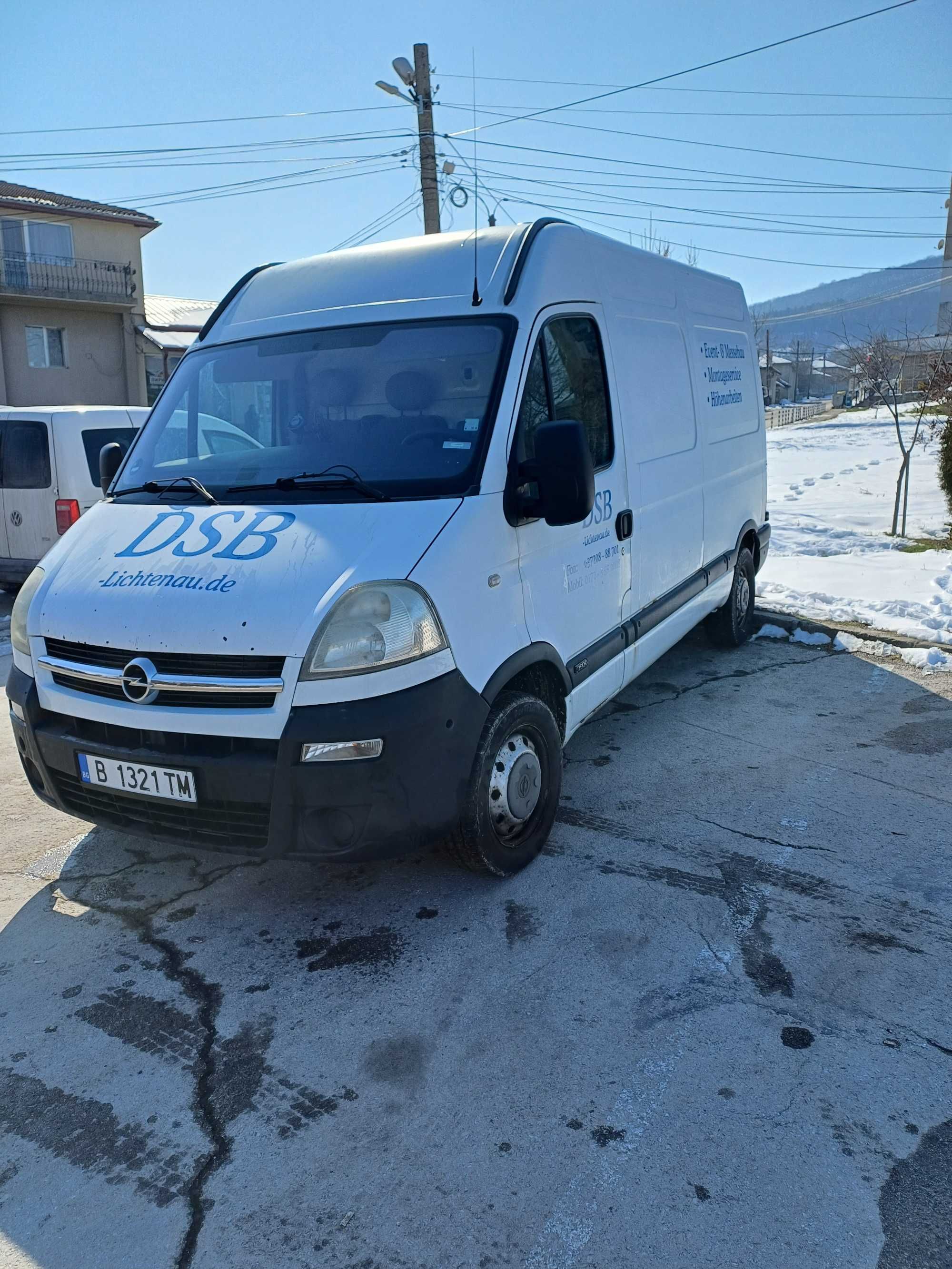 Продавам товарен бус Опел Мовано