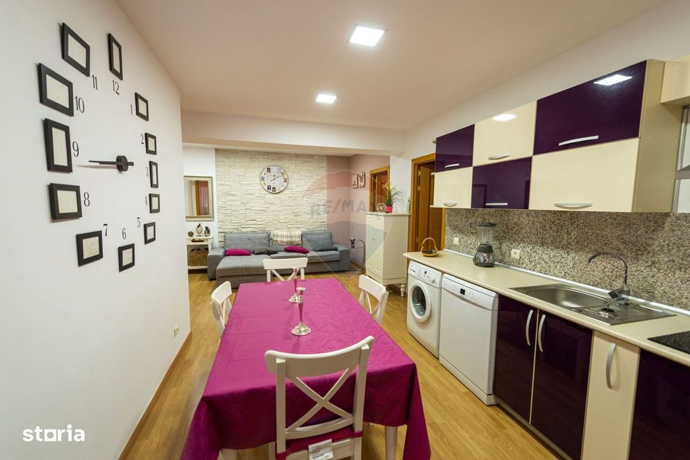 Apartament cu 3 camere de vanzare, mobilat-utilat, Confort City