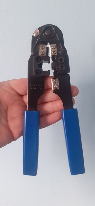Clește sertizare tip 8P8C pentru cabluri conexiune pt. montaj internet