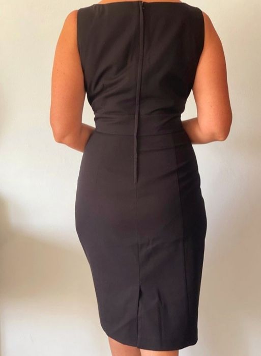 Vand rochii si pantofi