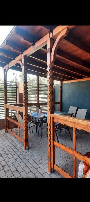 Stâlpi foișor,terasă