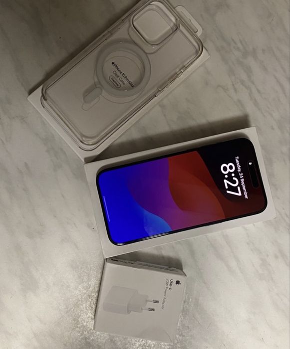 Iphone 15 Pro Max 10/10 Full Box! La cutie!