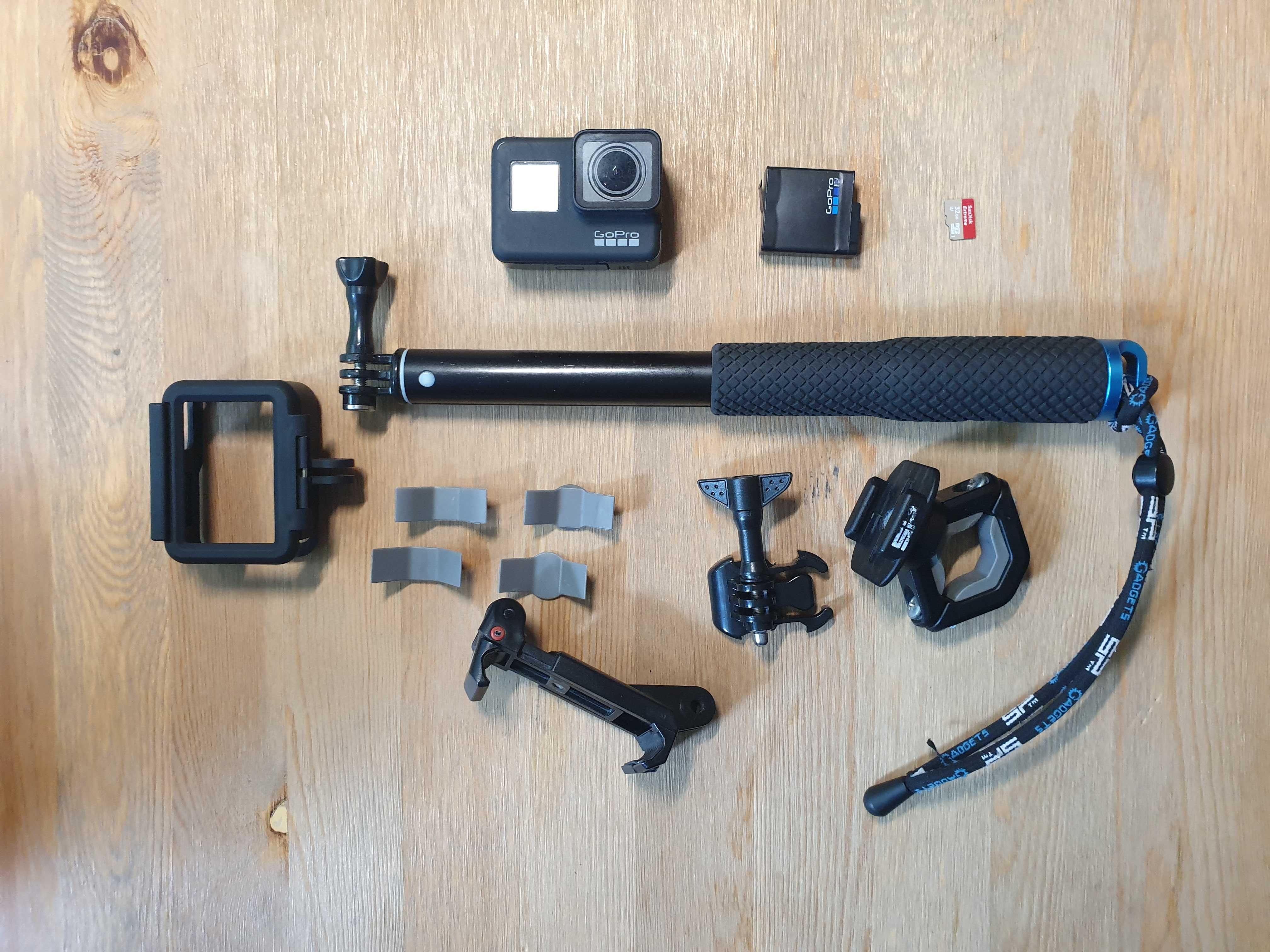 Набор GoPro Hero 7 Black, монопод, крепление