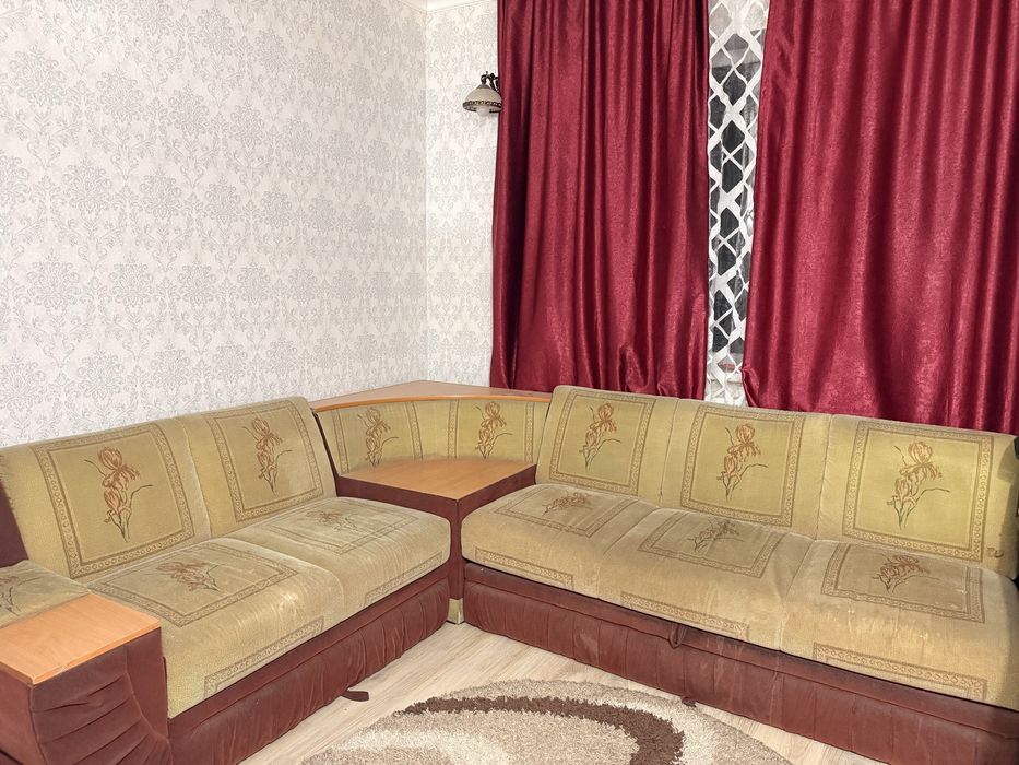 Продаю угловой диван