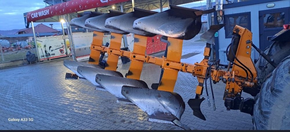 Plug reversibil cu 4 brazde