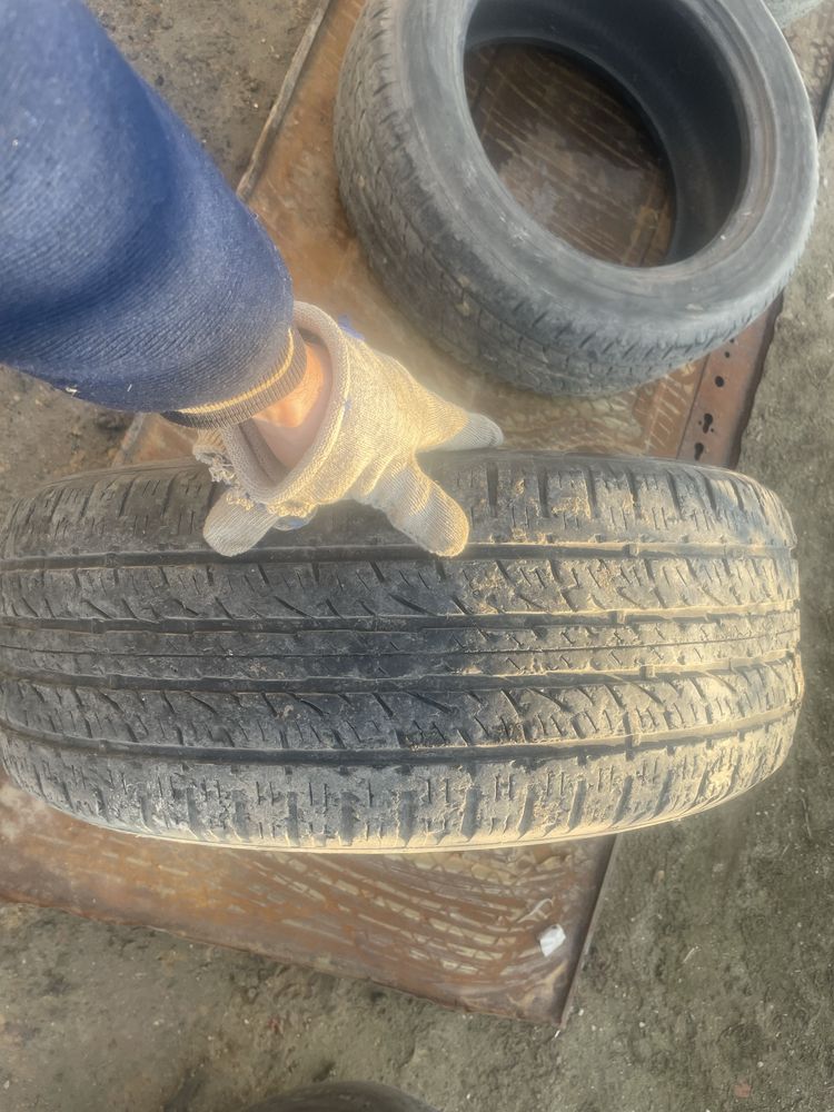Шины 235/55/R17.