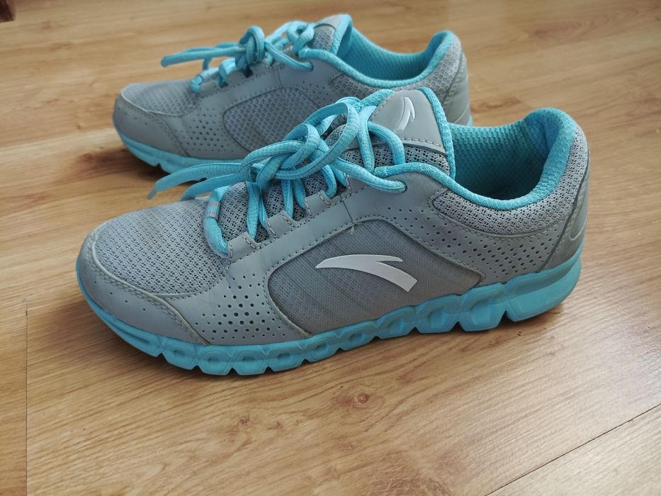 Кроссовки фирменные ANTA