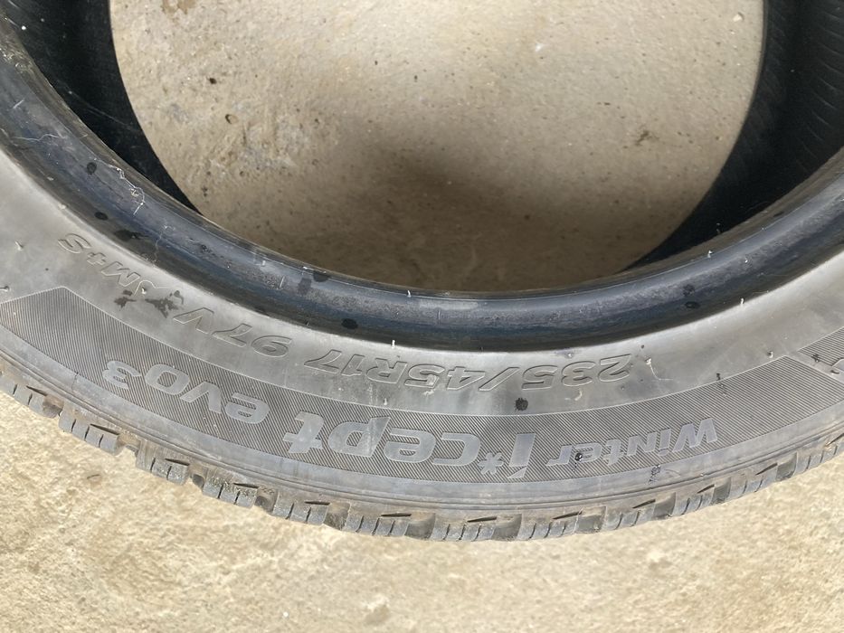 235/45/17 Hankook winter i*cept evo 3
