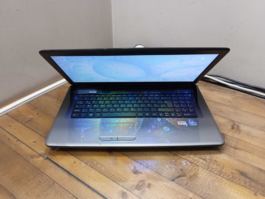 Лаптоп Medion Akoya E7222/  17"