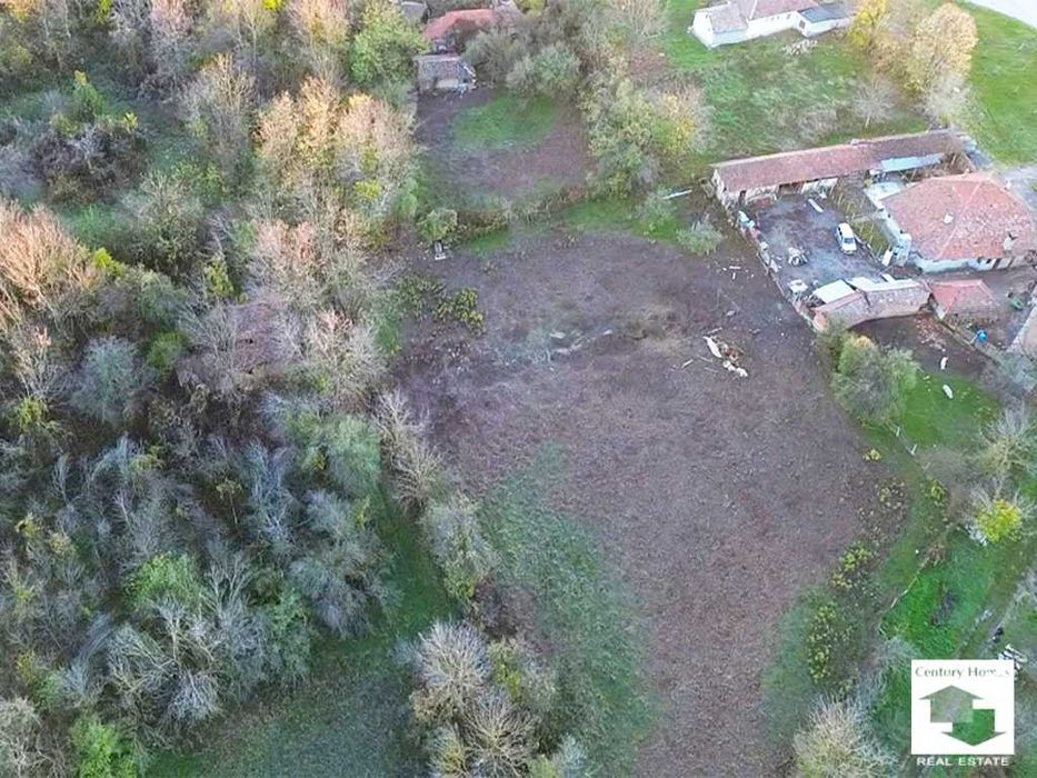 116250 Голям парцел в регулация в с. Плаково, 15 км. от Велико Търново