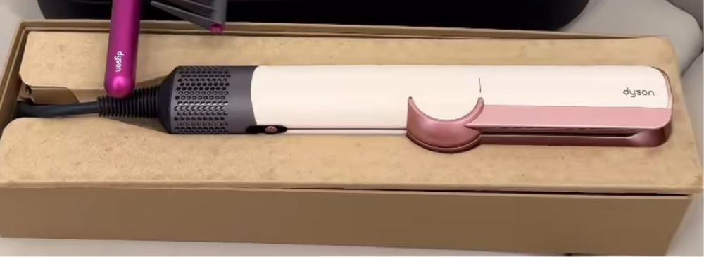 Dyson airstrait and airwrap