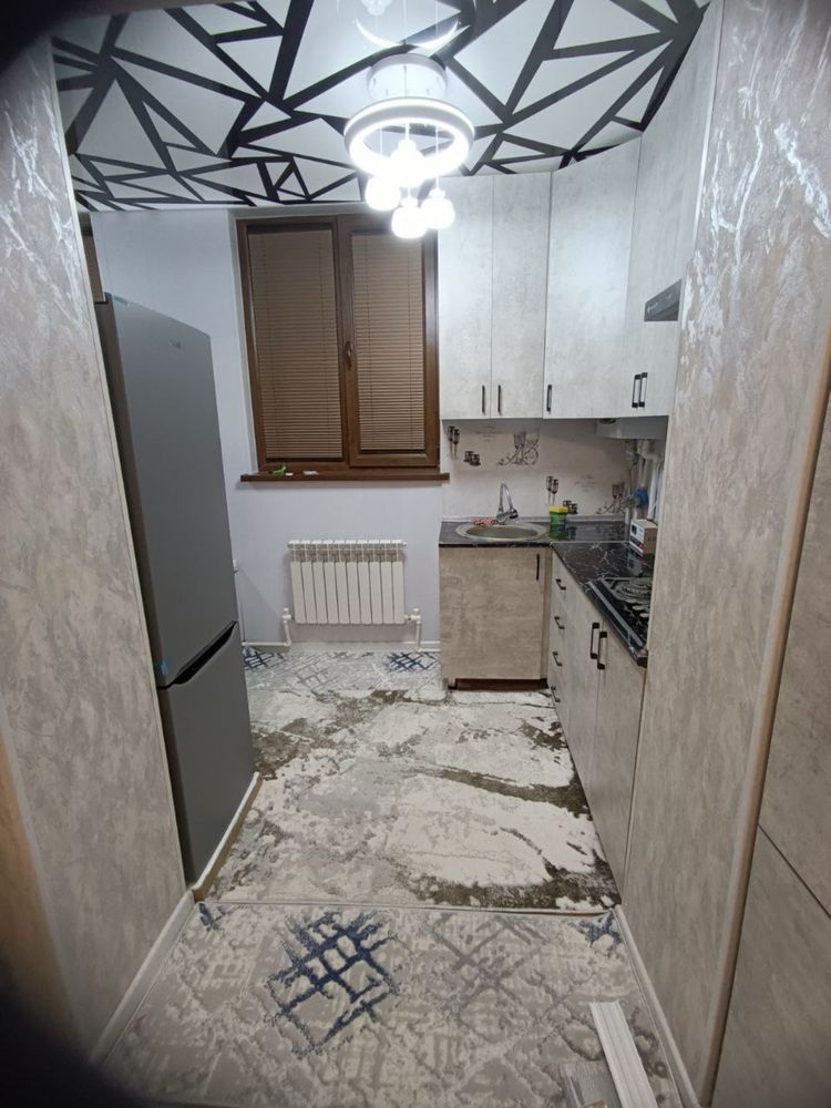 Продаётся 2 ком в 8 микрорайоне