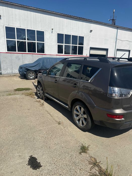Vand Mitsubishi Outlander 2012 Epava