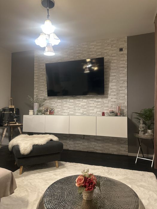 Comoda TV modernă aproape noua! 2,40m lătime, 420lei