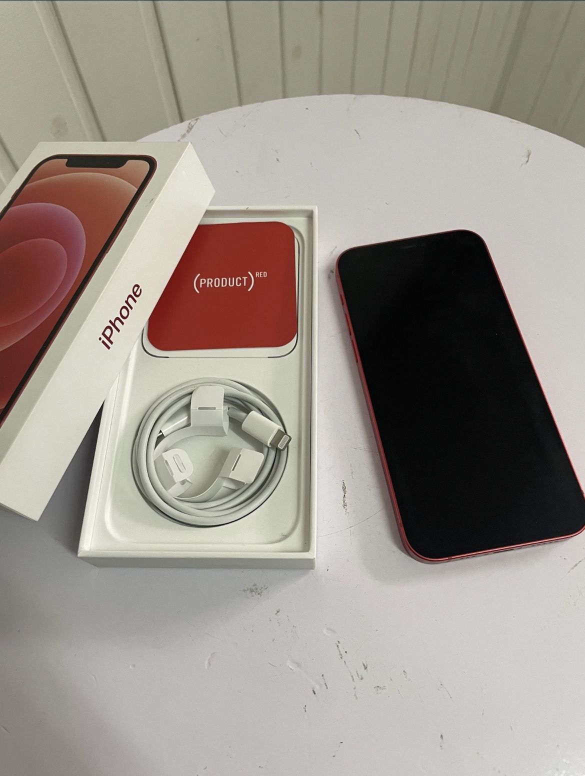 Продам Айфон 12 (64) Red