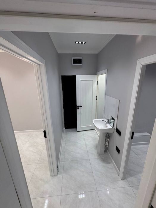 Аренда под Офис Ориентир 8 квартал 75м2 1500$ торг