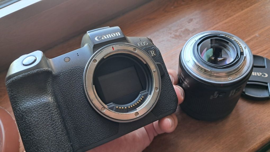 Продам фото аппарат Canon r