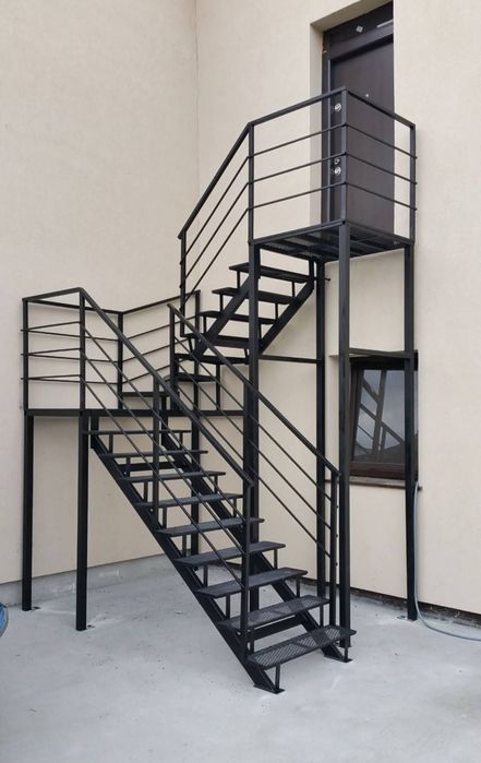 Trepte și scări metalice pentru interior și exterior