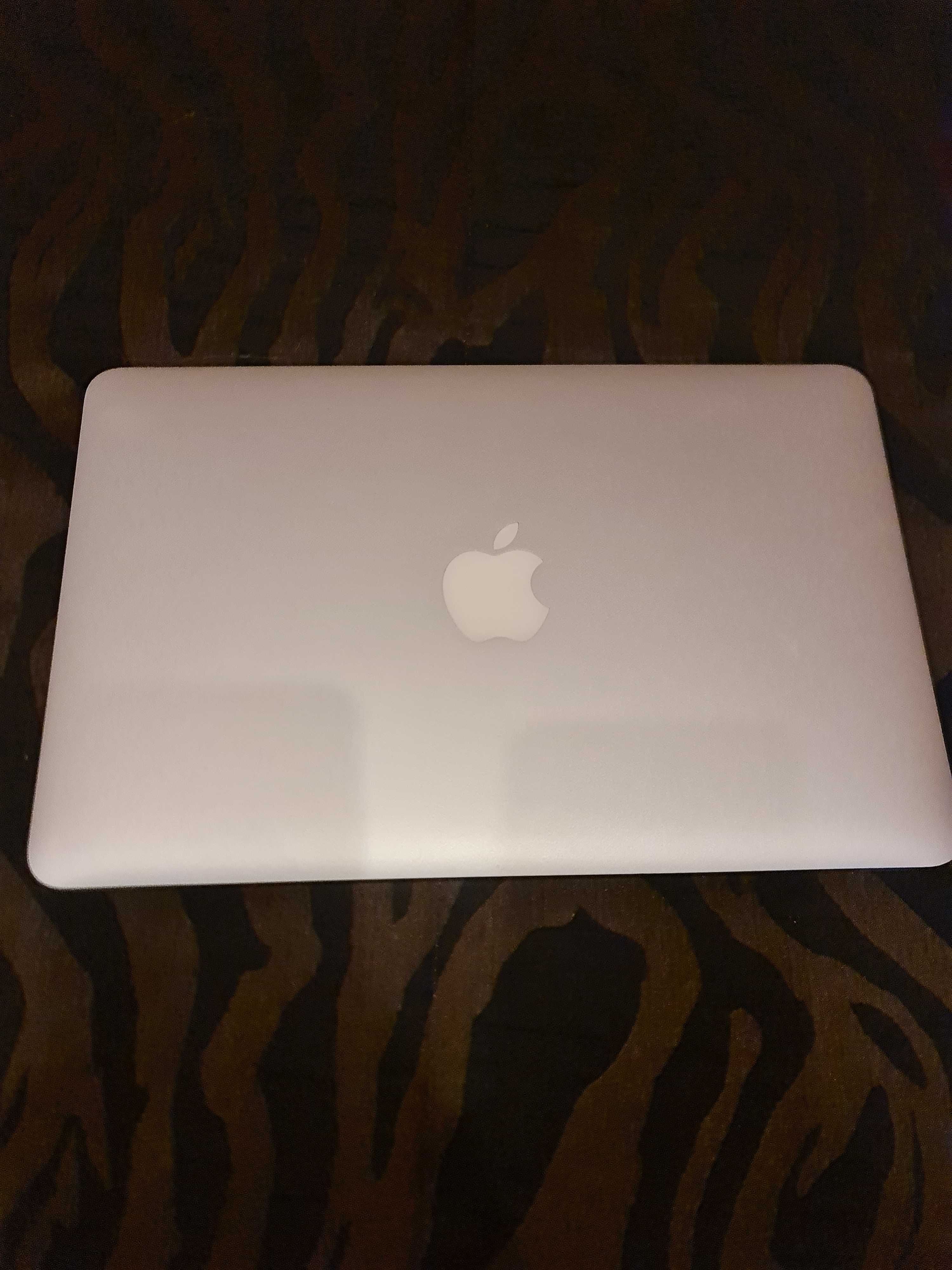 Лаптоп apple macbook