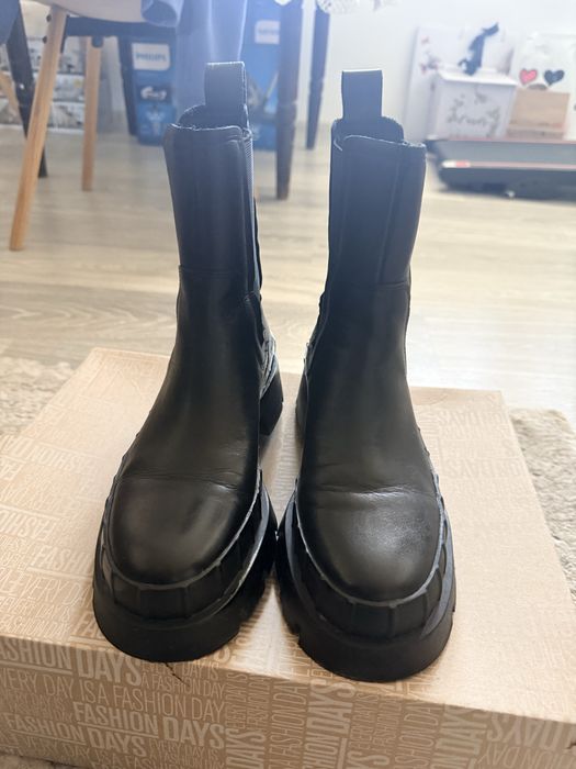 Боти Mango, като нови