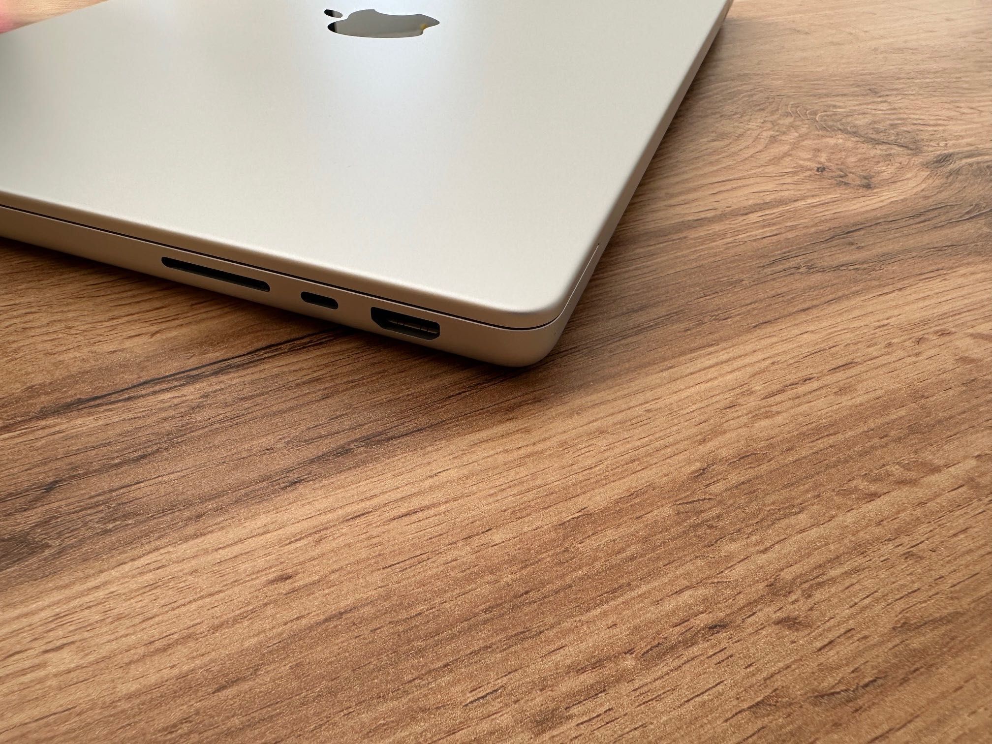 MacBook Pro 14" M1 PRO 8-CPU, 14-GPU, 16RAM, 512SSD В ГАРАНЦИЯ