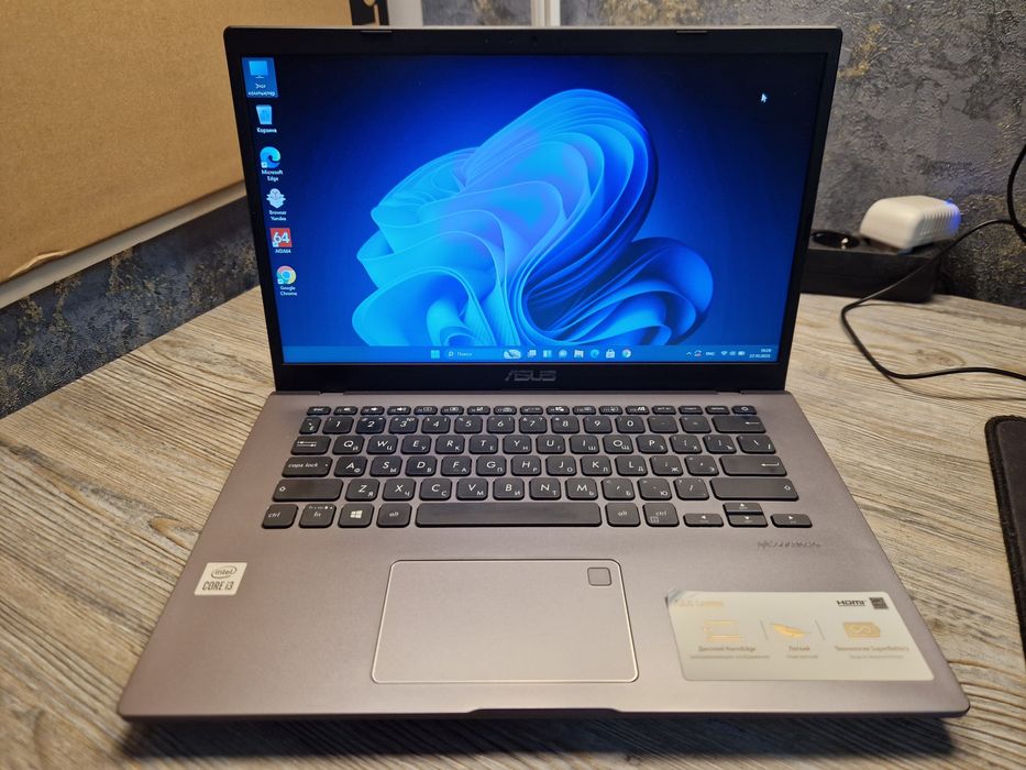 Ноутбук Asus Corei3\SSD\модель 409FA состояние хорошее