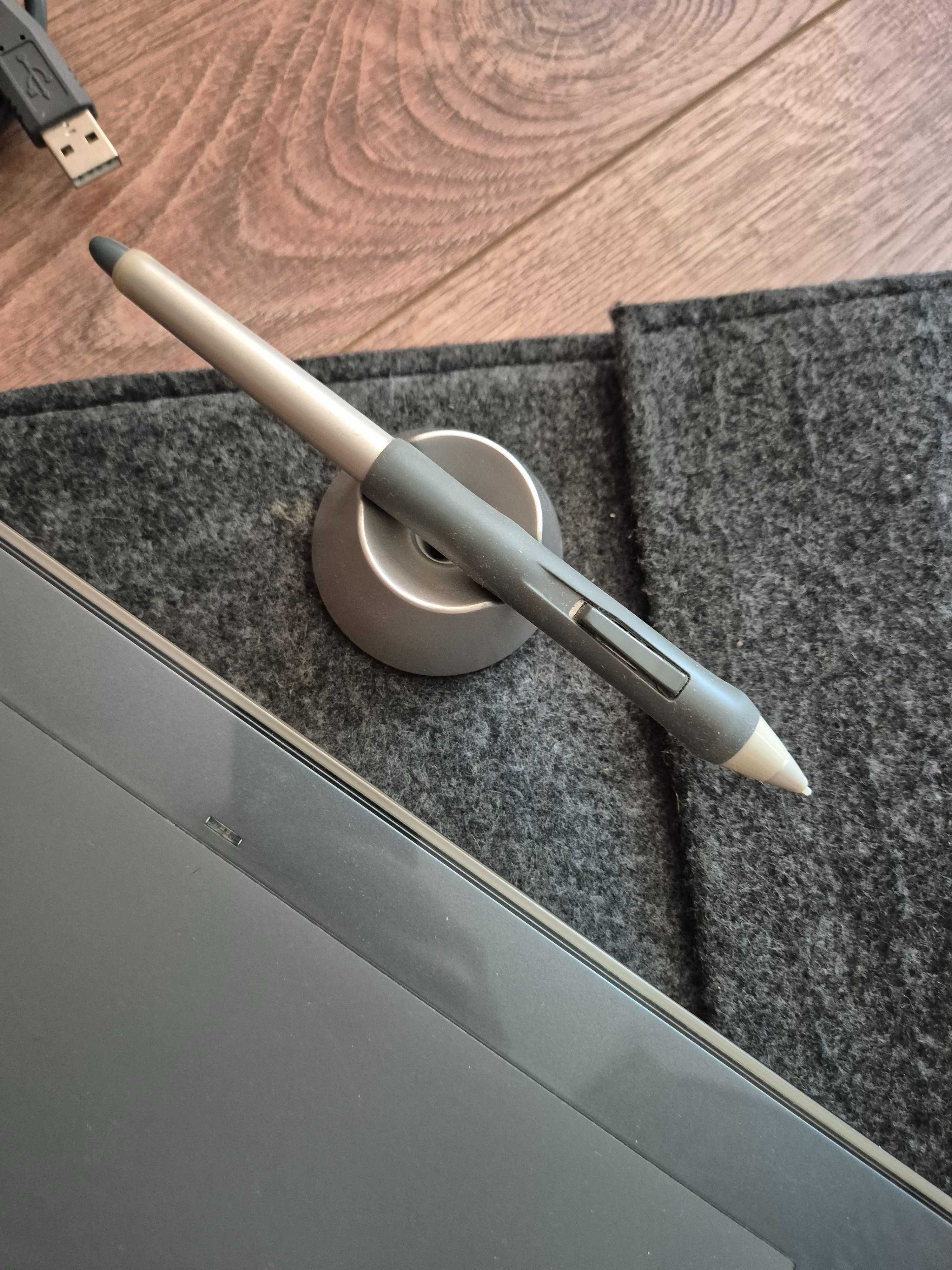 Графичен таблет WACOM intuos3 PTZ-631W