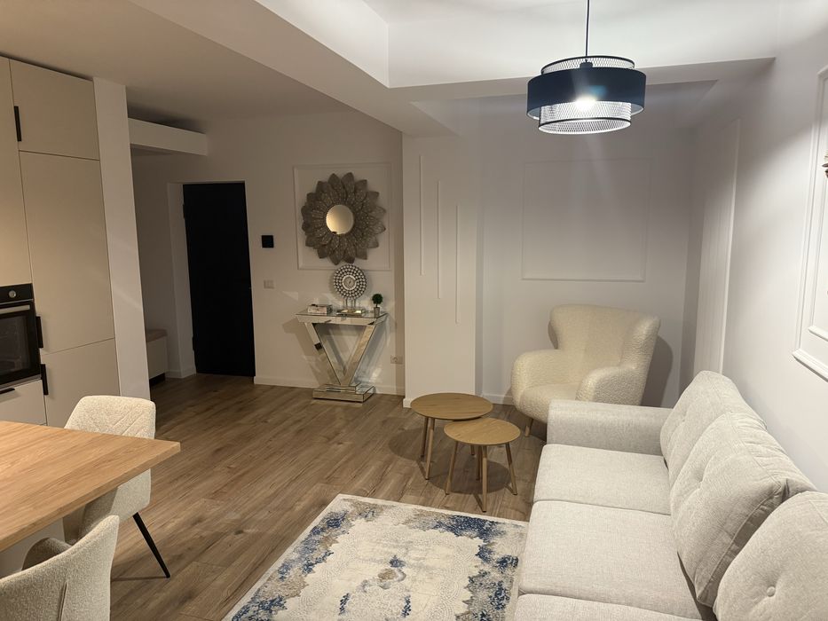 Inchiriez apartament de lux cu 3 camere, in bloc nou