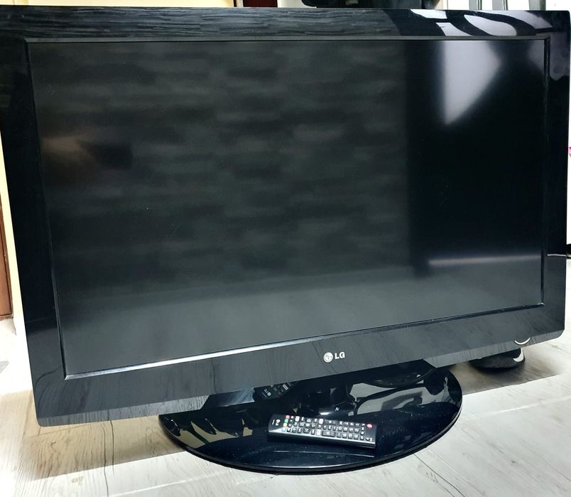 Televizor LG diagonala 108