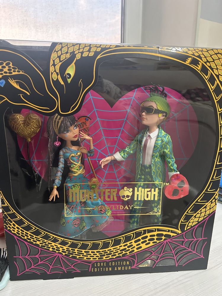 Продам кукол сет Monster High