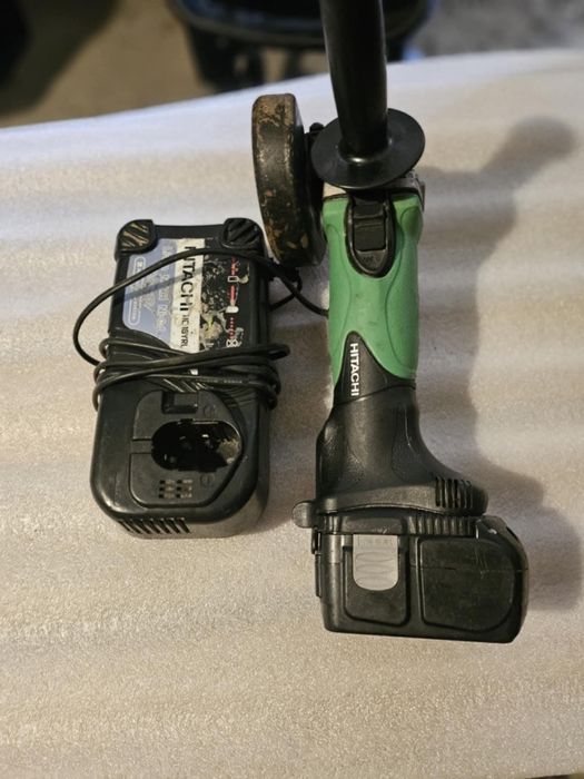 Polizor Hitachi G 18dl (600 ron)