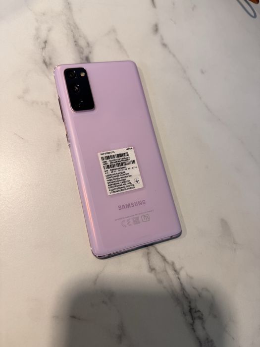 Продам смартфон Samsung Galaxy S20 FE (Fan Edition)