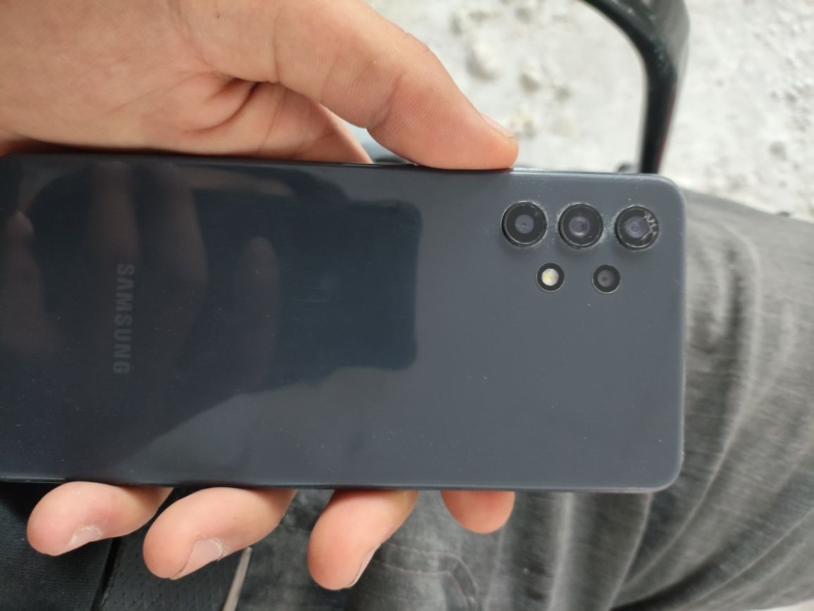 Samsung a 32 seteklo ozrog singan