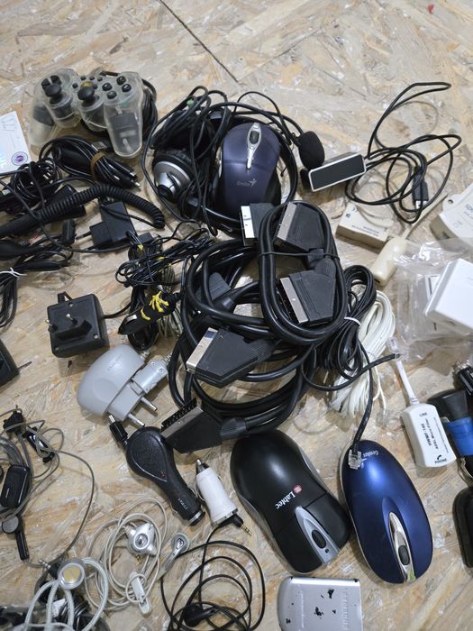 Huse telefon, încărcătoare,casti