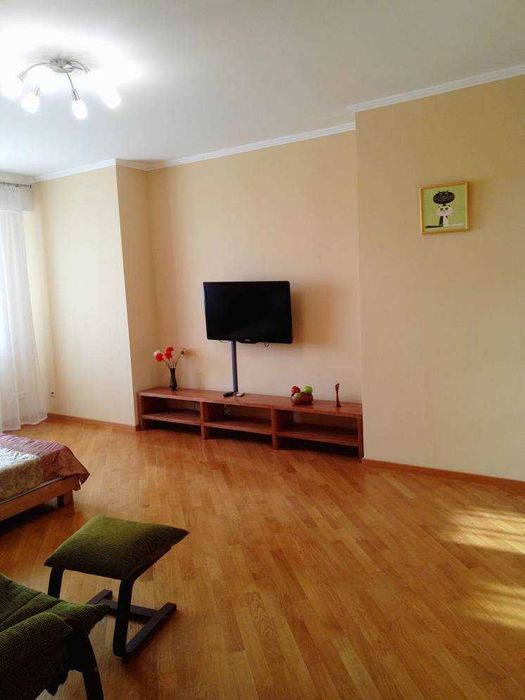 Дава се под наем Едностаен апартамент в София, Изток - 50 кв.м за 382.5 € - Снимка #1