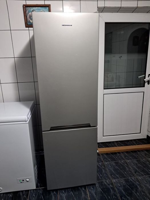 Vand frigider Heinner