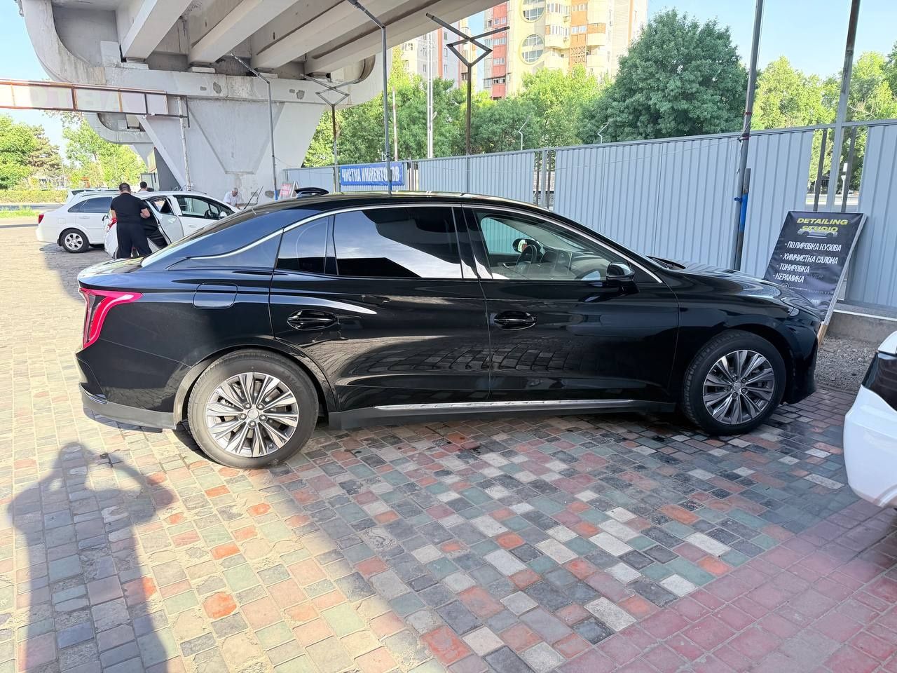 Hongqi eqm-5 18500 аренда с выкупом
