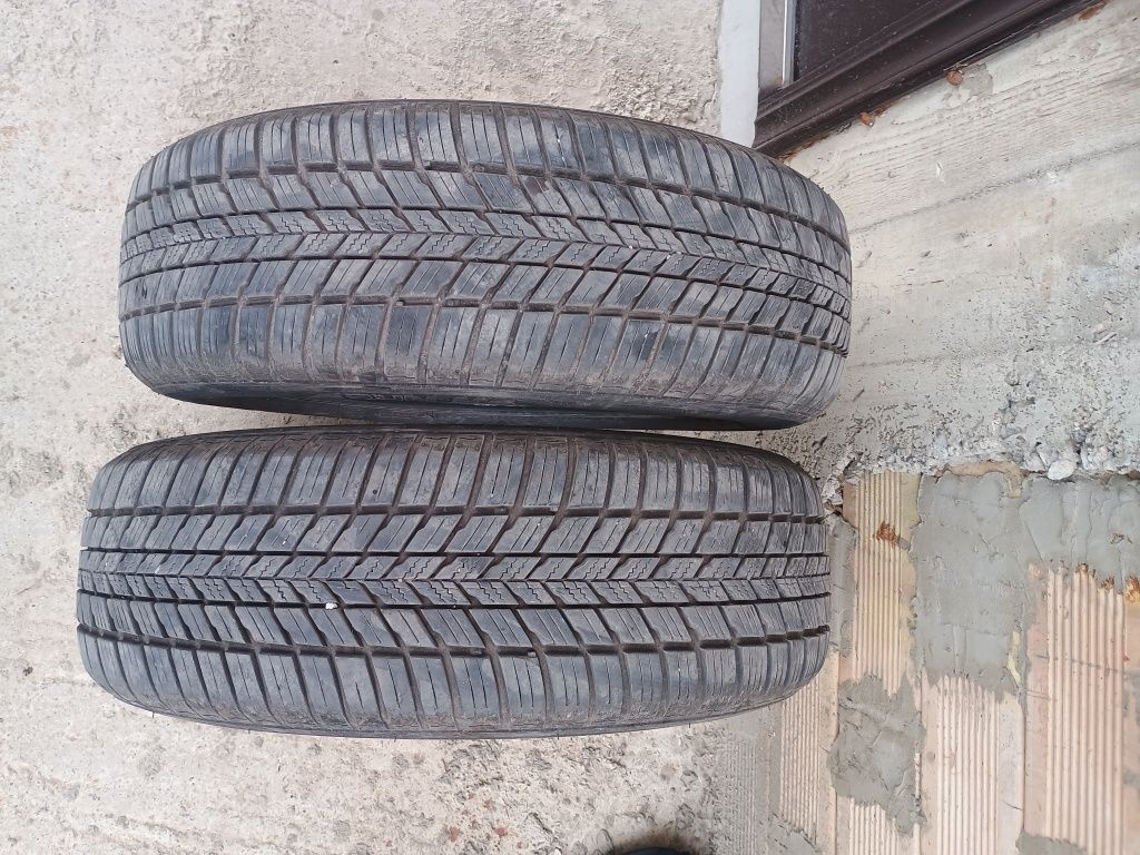 Продавам гуми на 3 сезона,зимни