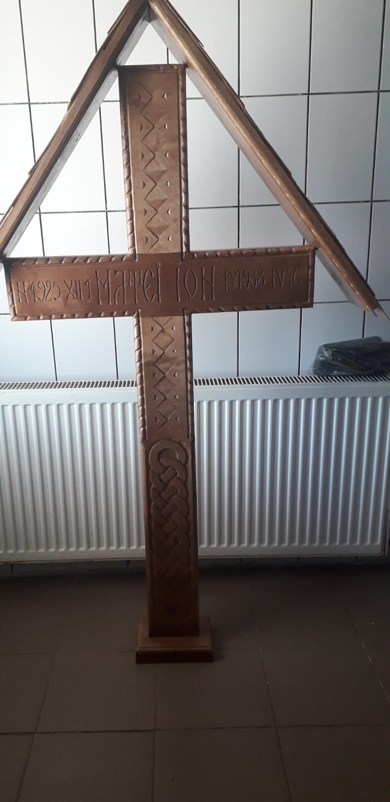 Cruce pentru troita sculptata manual