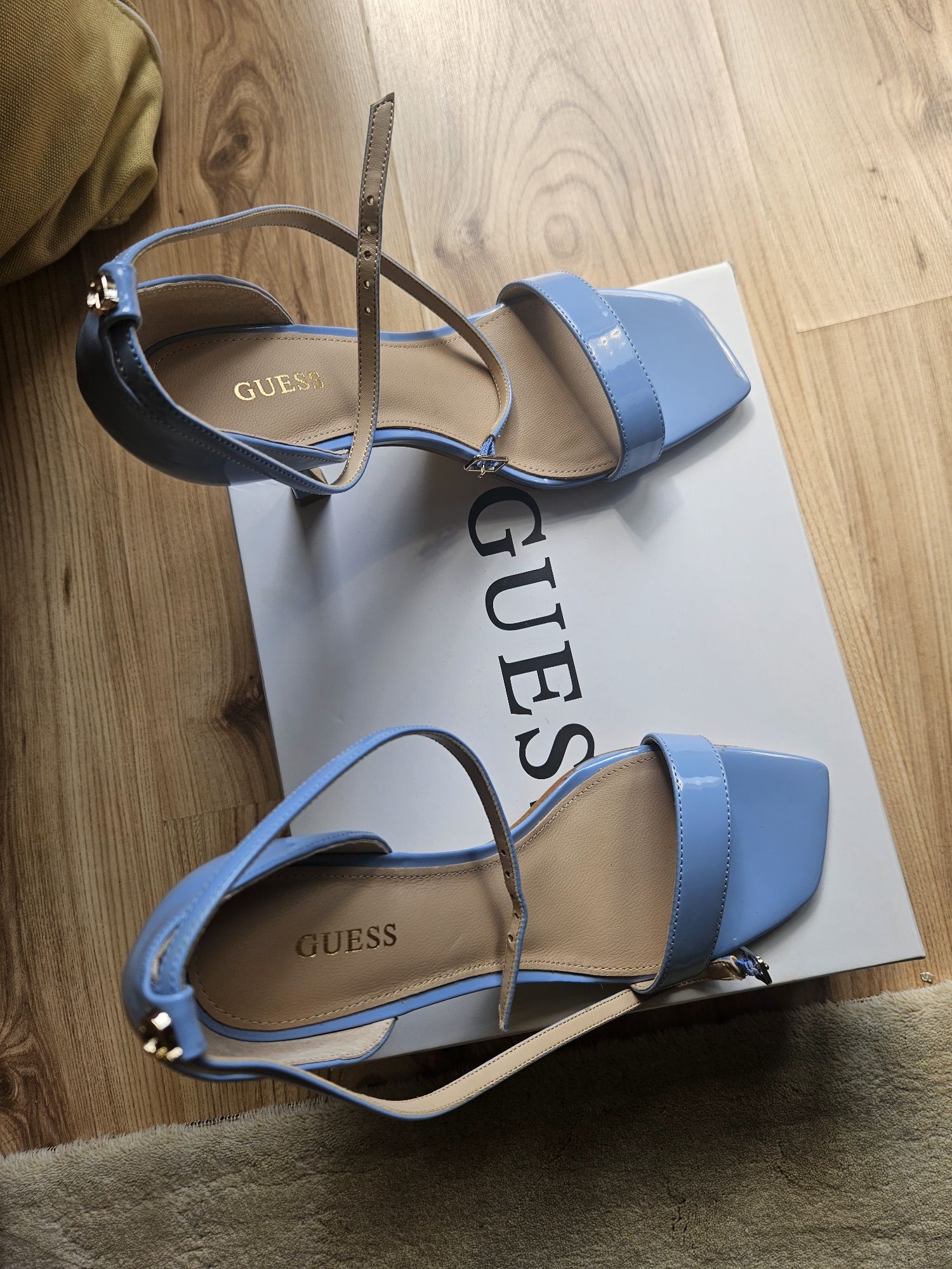 Обувки Guess,  размер 37-24см, нови