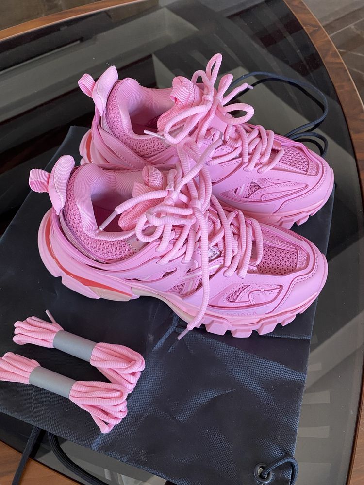 Balenciaga track
