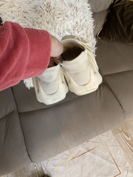 Adidasi sport sau sala