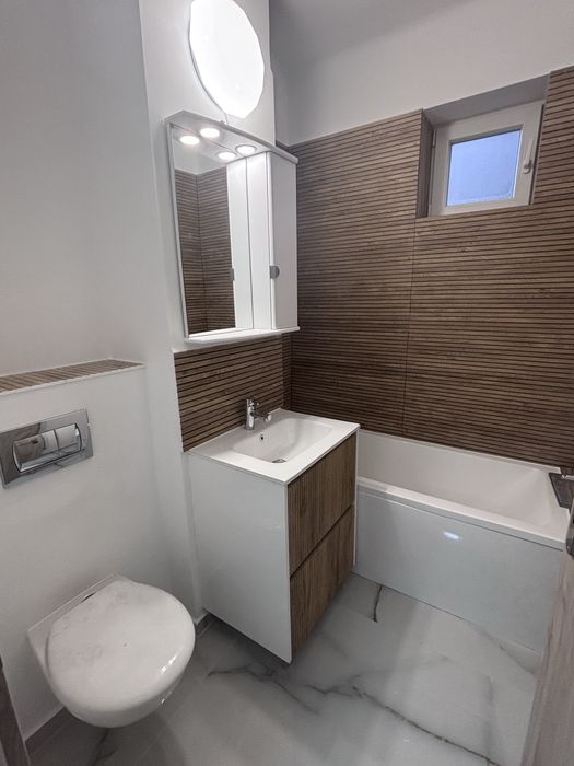 Brasov Bartolomeu Strada Avram Iancu 2 decomandate 128700 euro