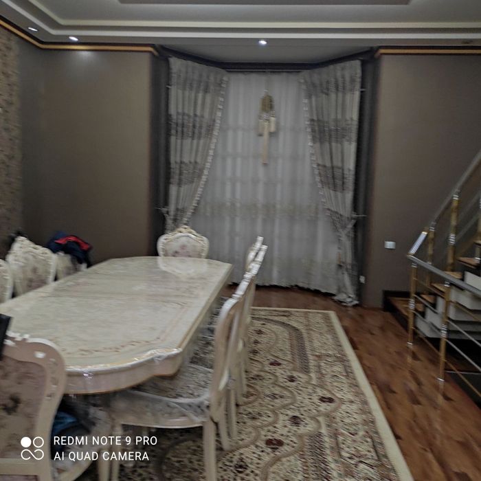 Продам 2 дома 10 комнат 4 сотки Ипакчилик