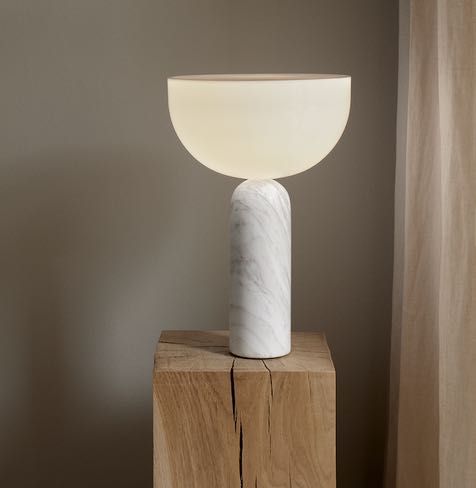 Lampa de masa Kizu, marmura alba, brand NewWorks Danemarca, noua