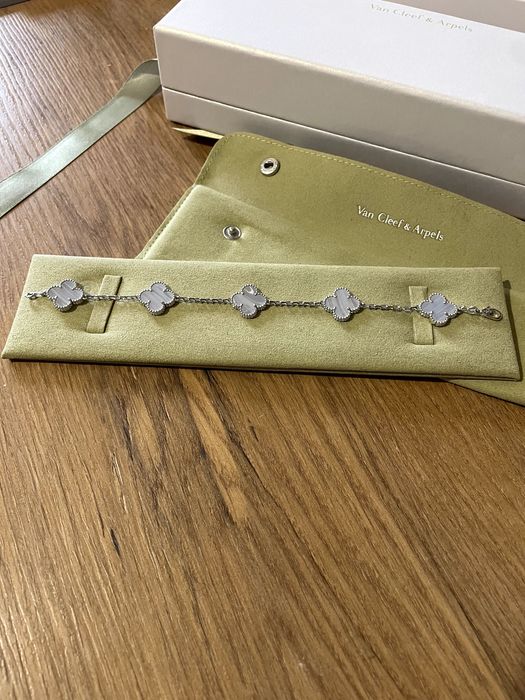 Van Cleef & Arpels - Bratara Silver Grey