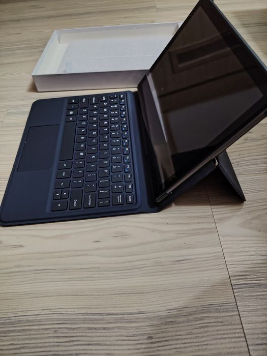 Tabletă cu tastatură, cartela telefon, ca noua