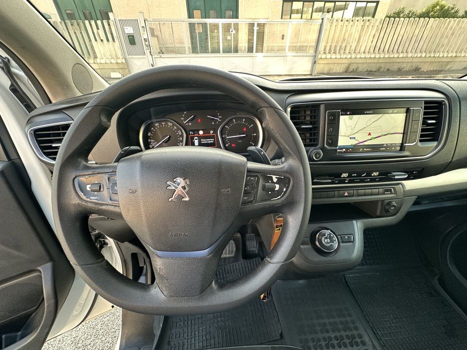 Peugeot Traveller 8+1 locuri 2.0 automată 2019 Înmatriculată