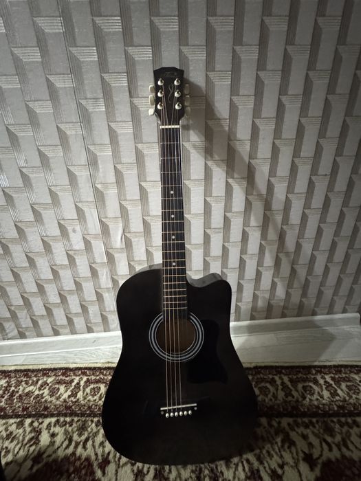 Продам гитару аккустическую