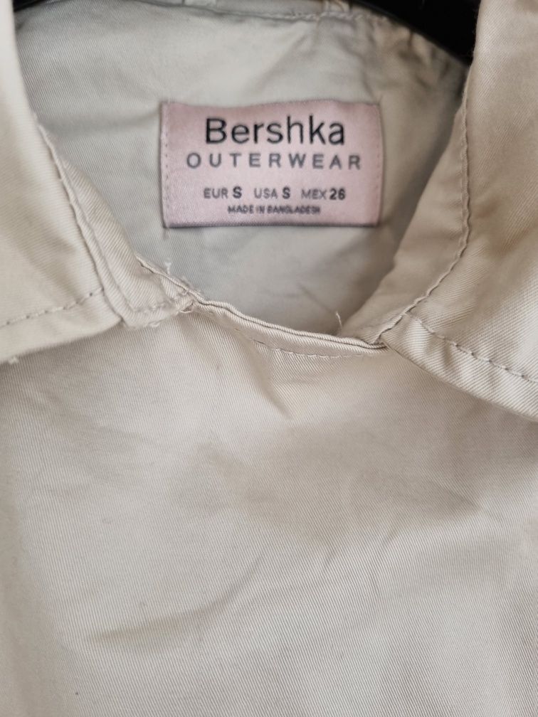 Trech Bershka S Bej